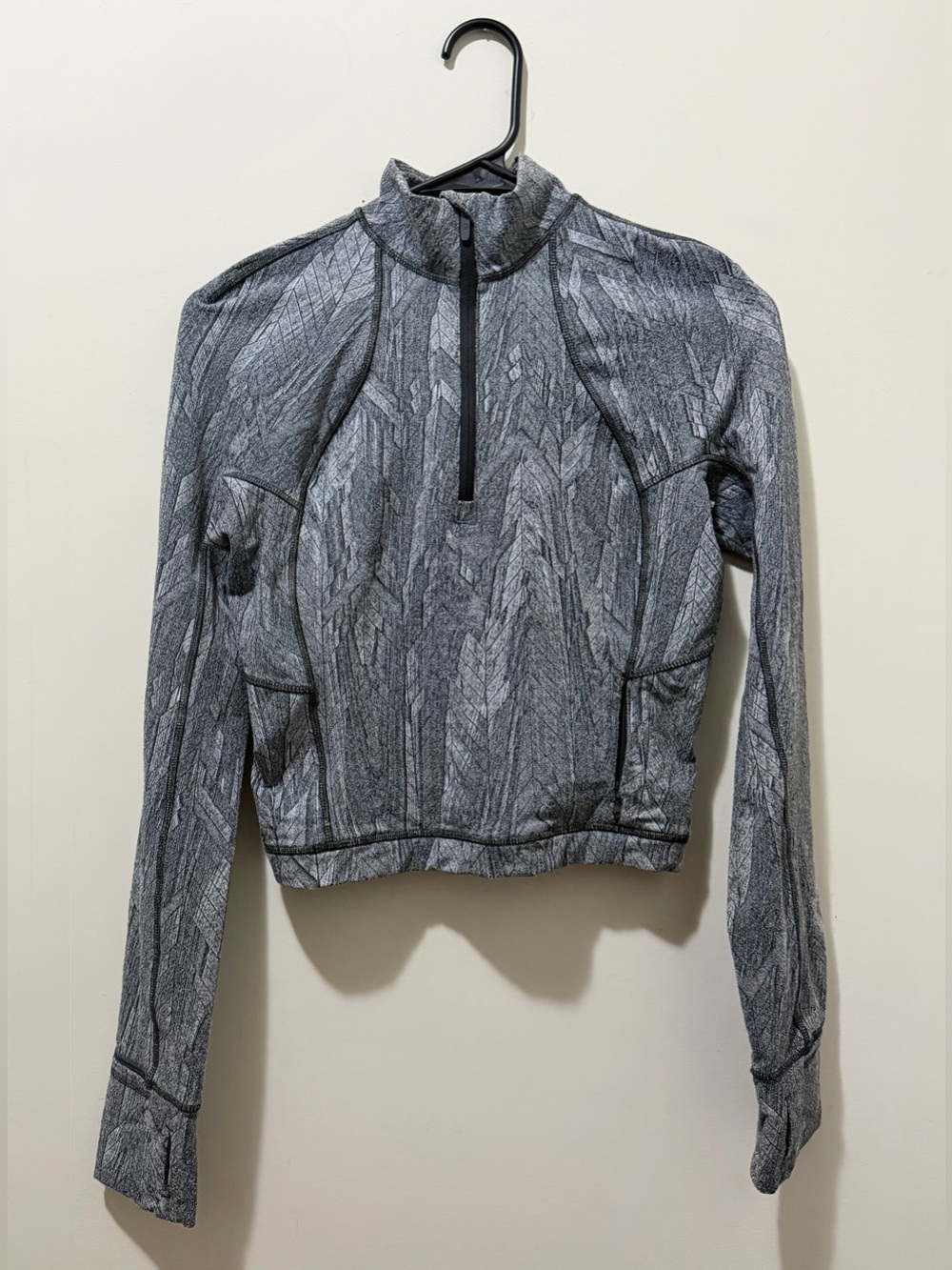 Lululemon It’s Rulu Run Cropped Half Zip Size 4 Graphite Grey Chevron